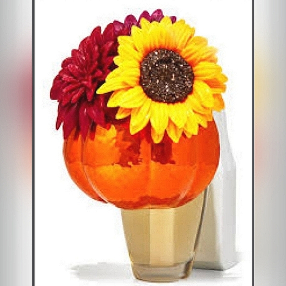 PUMPKIN WITH SUNFLOWER WALLFLOWER PLUG - Picture 1 of 3